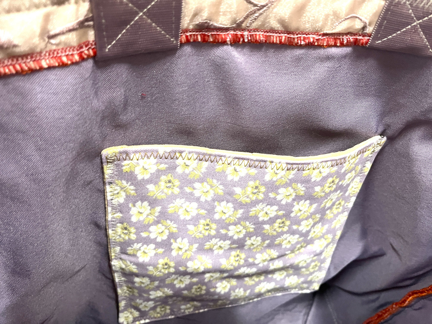 Tote Bag soft lilac with sturdy striped base and an inside pocket