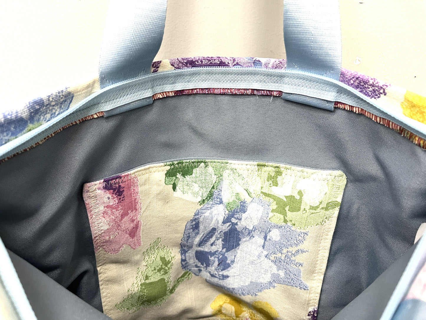 Tote Bag - Pink and Blue flowers with a zipper closure and an inside pocket