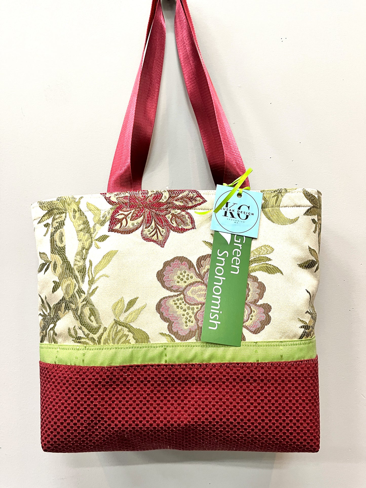 Tote Bag pink flowers with a rose red base and an inside pocket