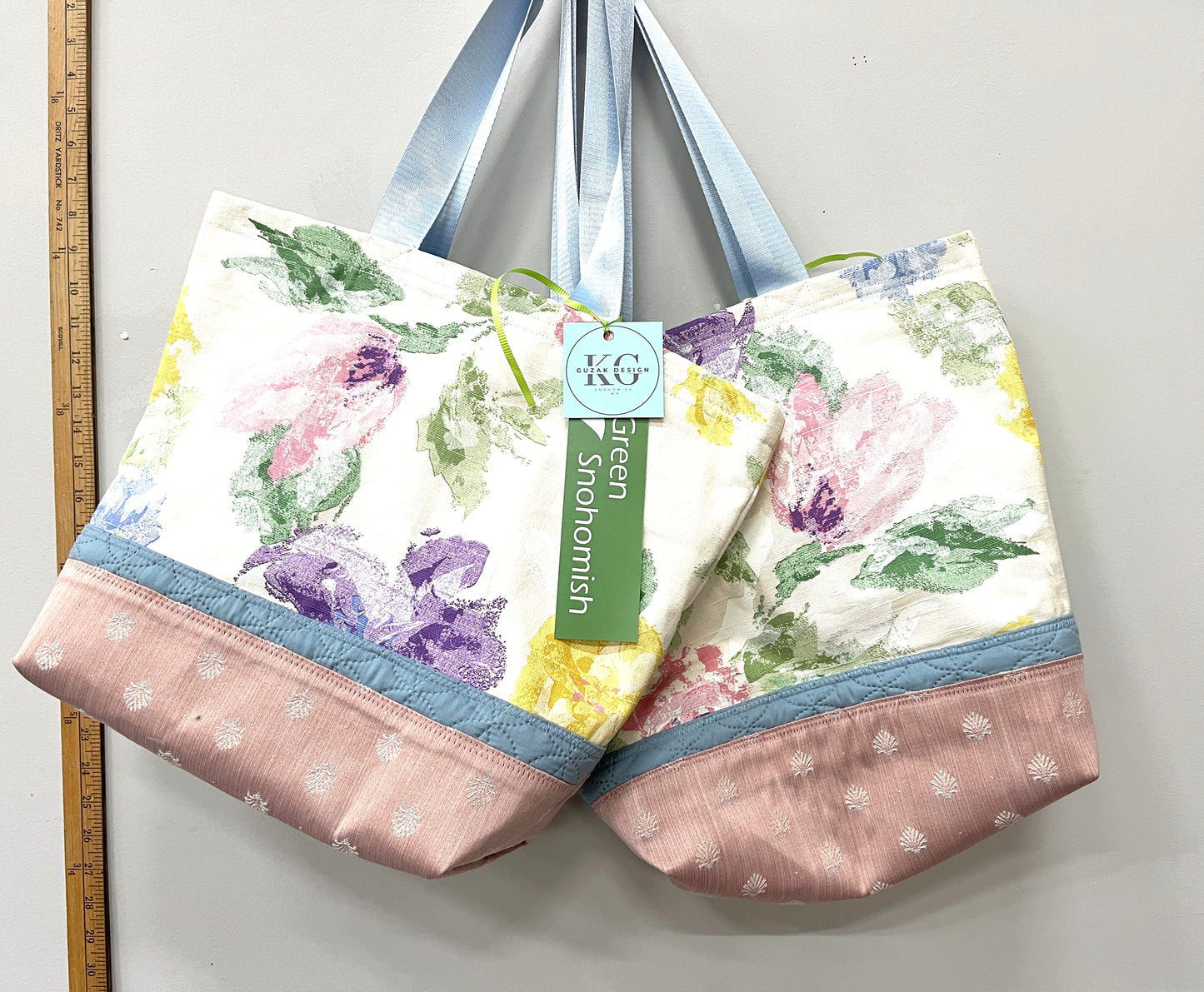 Tote Bag - Pink and Blue flowers with a zipper closure and an inside pocket