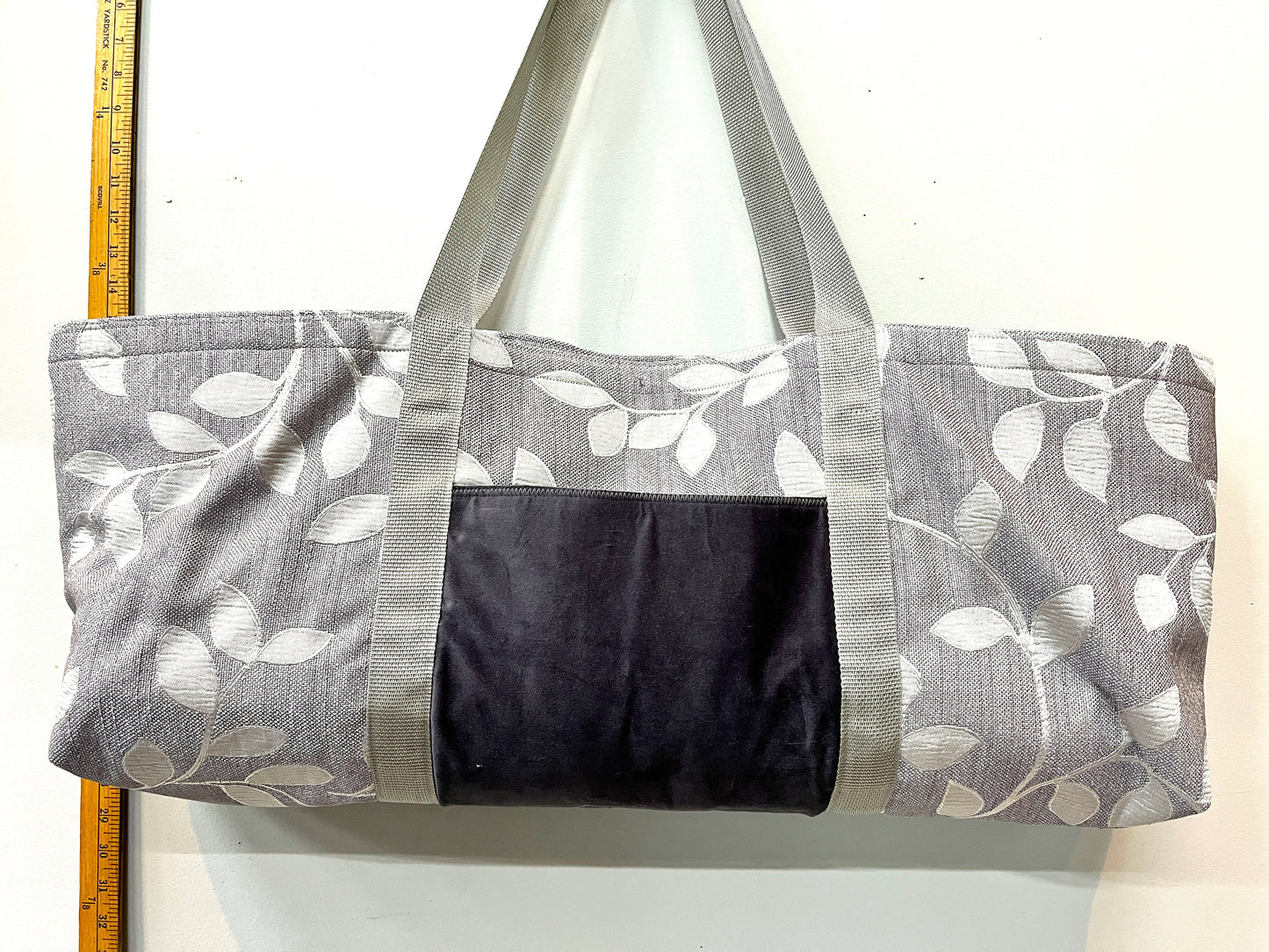 Yoga Mat Bag - Shiny Gray Leaves with outside velvet pocket