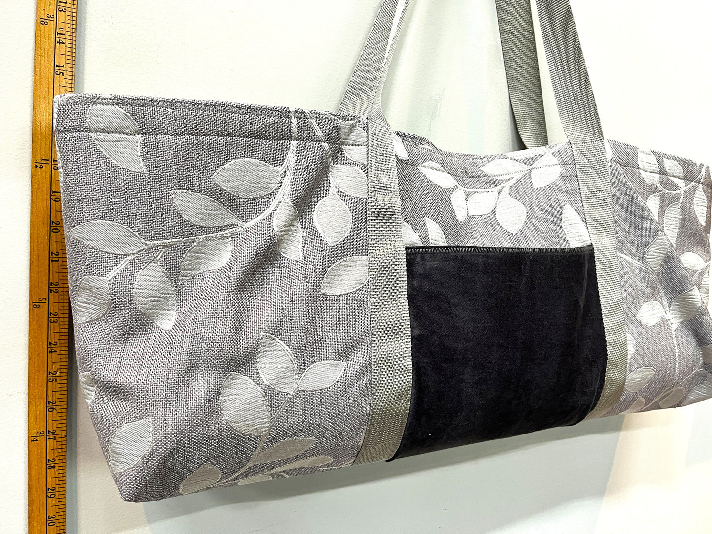 Yoga Mat Bag - Shiny Gray Leaves with outside velvet pocket